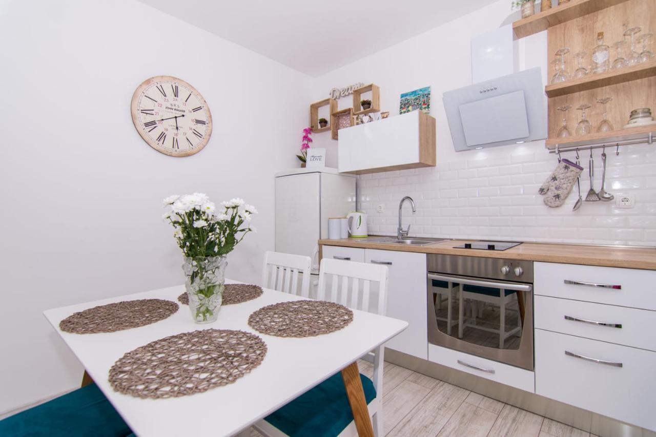 Apartman Sun Solin Leilighet Eksteriør bilde
